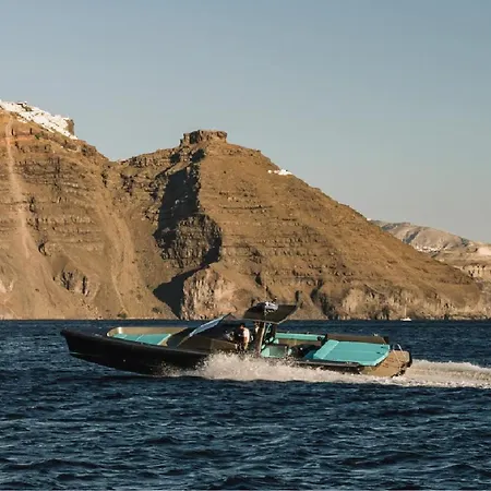 Saint Yachting Santorini 보트호텔